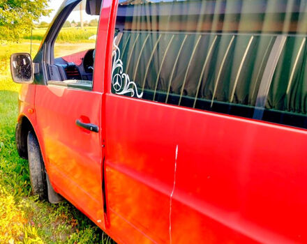 Красный Мерседес Вито, объемом двигателя 2.3 л и пробегом 350 тыс. км за 4320 $, фото 3 на Automoto.ua