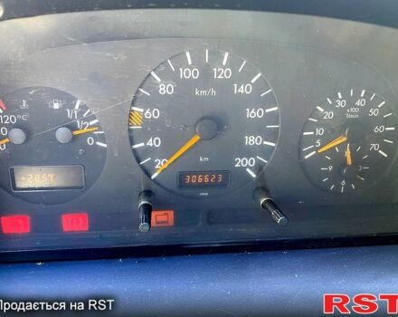 Червоний Мерседес Віто, об'ємом двигуна 2.3 л та пробігом 307 тис. км за 5200 $, фото 4 на Automoto.ua