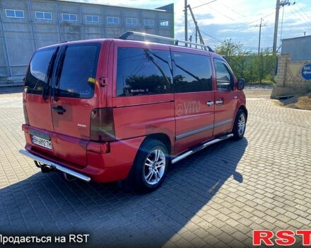 Красный Мерседес Вито, объемом двигателя 2.2 л и пробегом 313 тыс. км за 3000 $, фото 2 на Automoto.ua