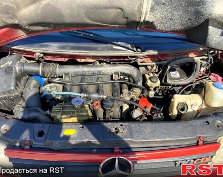 Красный Мерседес Вито, объемом двигателя 2.2 л и пробегом 313 тыс. км за 3000 $, фото 7 на Automoto.ua