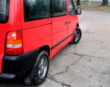 Красный Мерседес Вито, объемом двигателя 2.2 л и пробегом 267 тыс. км за 5300 $, фото 3 на Automoto.ua