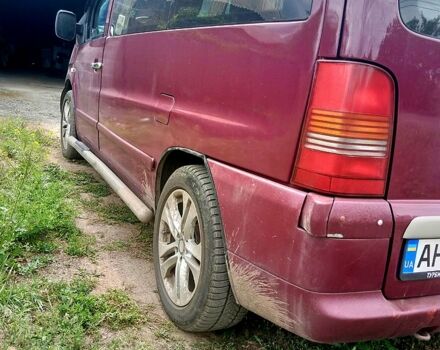 Красный Мерседес Вито, объемом двигателя 2.2 л и пробегом 200 тыс. км за 5200 $, фото 4 на Automoto.ua