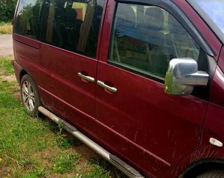 Красный Мерседес Вито, объемом двигателя 2.2 л и пробегом 200 тыс. км за 5200 $, фото 2 на Automoto.ua