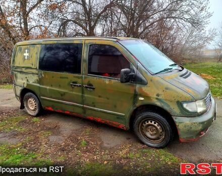 Красный Мерседес Вито, объемом двигателя 2.1 л и пробегом 412 тыс. км за 2950 $, фото 2 на Automoto.ua