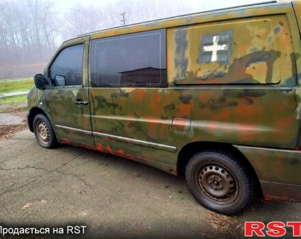 Красный Мерседес Вито, объемом двигателя 2.1 л и пробегом 412 тыс. км за 2950 $, фото 3 на Automoto.ua