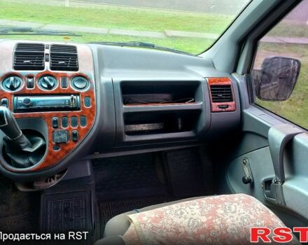 Красный Мерседес Вито, объемом двигателя 2.1 л и пробегом 412 тыс. км за 2950 $, фото 8 на Automoto.ua