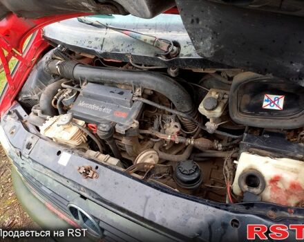 Красный Мерседес Вито, объемом двигателя 2.1 л и пробегом 412 тыс. км за 2950 $, фото 9 на Automoto.ua