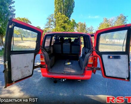 Красный Мерседес Вито, объемом двигателя 2.1 л и пробегом 341 тыс. км за 3500 $, фото 4 на Automoto.ua