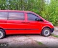 Красный Мерседес Вито, объемом двигателя 2.2 л и пробегом 320 тыс. км за 8700 $, фото 1 на Automoto.ua