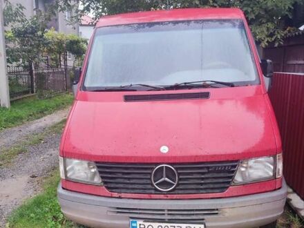 Червоний Мерседес Віто, об'ємом двигуна 2.87 л та пробігом 500 тис. км за 4000 $, фото 1 на Automoto.ua