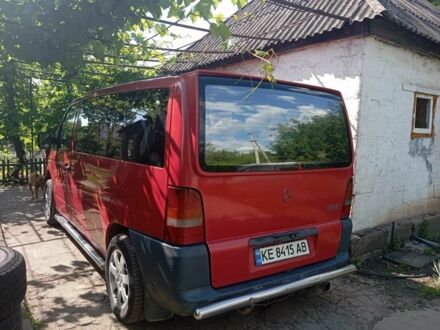 Мерседес Віто 1998 у Кривому Розі на Automoto.ua Червоний Мерседес Віто, об'ємом двигуна 2.3 л та пробігом 430 тис. км за 4200 $, фото 1 на Automoto.ua