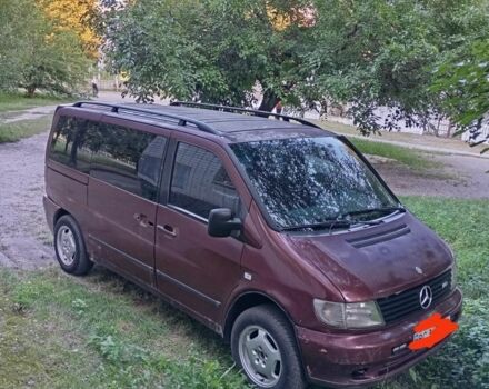 Красный Мерседес Вито, объемом двигателя 2 л и пробегом 500 тыс. км за 3100 $, фото 1 на Automoto.ua