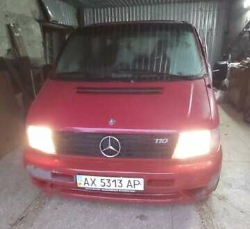 Красный Мерседес Вито, объемом двигателя 2.15 л и пробегом 277 тыс. км за 3000 $, фото 1 на Automoto.ua