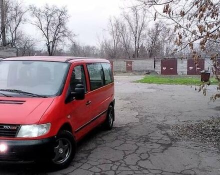 Красный Мерседес Вито, объемом двигателя 2.2 л и пробегом 267 тыс. км за 5300 $, фото 1 на Automoto.ua