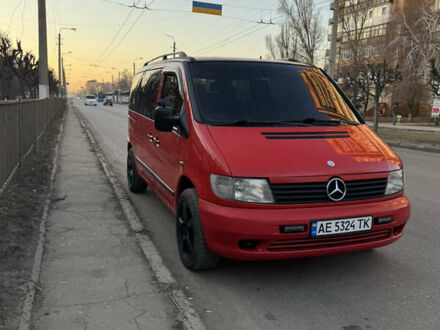 Мерседес Віто 2001 у Краматорске на Automoto.ua Червоний Мерседес Віто, об'ємом двигуна 2.15 л та пробігом 370 тис. км за 5900 $, фото 1 на Automoto.ua