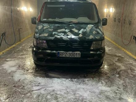 Червоний Мерседес Віто, об'ємом двигуна 2 л та пробігом 500 тис. км за 2000 $, фото 1 на Automoto.ua
