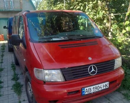 Красный Мерседес Вито, объемом двигателя 2.2 л и пробегом 400 тыс. км за 2700 $, фото 1 на Automoto.ua
