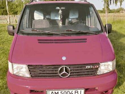 Красный Мерседес Вито, объемом двигателя 2.2 л и пробегом 340 тыс. км за 5000 $, фото 1 на Automoto.ua