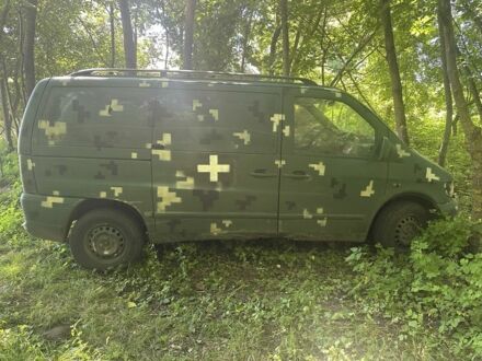 Мерседес Віто 2003 у Сумах на Automoto.ua Червоний Мерседес Віто, об'ємом двигуна 2.2 л та пробігом 400 тис. км за 1600 $, фото 1 на Automoto.ua