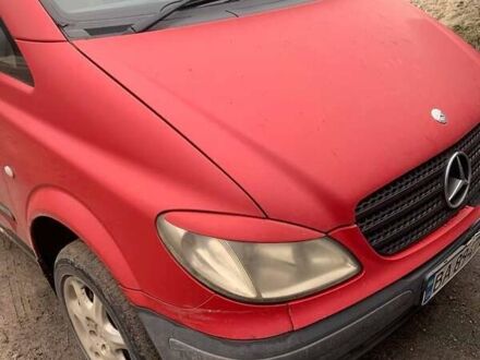 Красный Мерседес Вито, объемом двигателя 2.15 л и пробегом 238 тыс. км за 6200 $, фото 1 на Automoto.ua