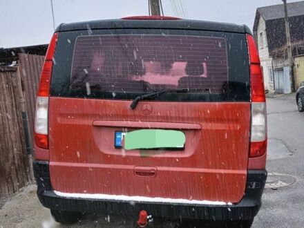 Красный Мерседес Вито, объемом двигателя 2.2 л и пробегом 350 тыс. км за 7000 $, фото 1 на Automoto.ua