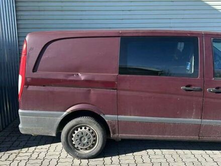 Червоний Мерседес Віто, об'ємом двигуна 2.2 л та пробігом 268 тис. км за 8300 $, фото 1 на Automoto.ua