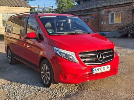 Червоний Мерседес Віто, об'ємом двигуна 2 л та пробігом 150 тис. км за 32500 $, фото 1 на Automoto.ua