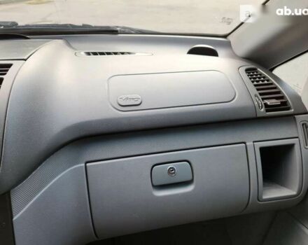 Мерседес Вито, объемом двигателя 2.2 л и пробегом 400 тыс. км за 7300 $, фото 14 на Automoto.ua