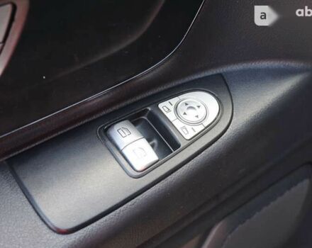 Мерседес Вито, объемом двигателя 2.1 л и пробегом 313 тыс. км за 23900 $, фото 12 на Automoto.ua