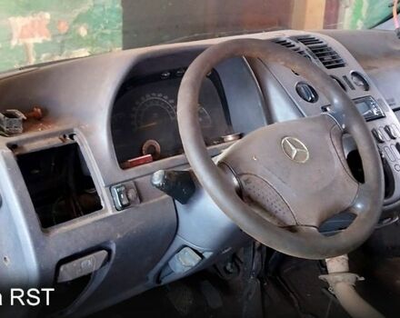 Мерседес Вито, объемом двигателя 2.2 л и пробегом 303 тыс. км за 550 $, фото 7 на Automoto.ua