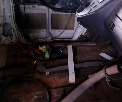 Мерседес Вито, объемом двигателя 2.2 л и пробегом 303 тыс. км за 550 $, фото 5 на Automoto.ua