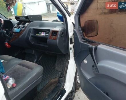 Мерседес Вито, объемом двигателя 2.2 л и пробегом 450 тыс. км за 4200 $, фото 6 на Automoto.ua