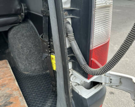 Мерседес Вито, объемом двигателя 2.15 л и пробегом 390 тыс. км за 6000 $, фото 25 на Automoto.ua