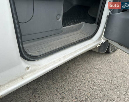 Мерседес Вито, объемом двигателя 2.15 л и пробегом 390 тыс. км за 6000 $, фото 12 на Automoto.ua
