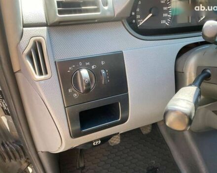 Мерседес Вито, объемом двигателя 2.2 л и пробегом 269 тыс. км за 12600 $, фото 11 на Automoto.ua