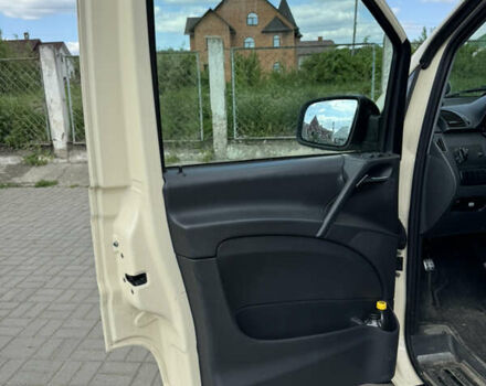 Мерседес Вито, объемом двигателя 2.99 л и пробегом 569 тыс. км за 17500 $, фото 13 на Automoto.ua