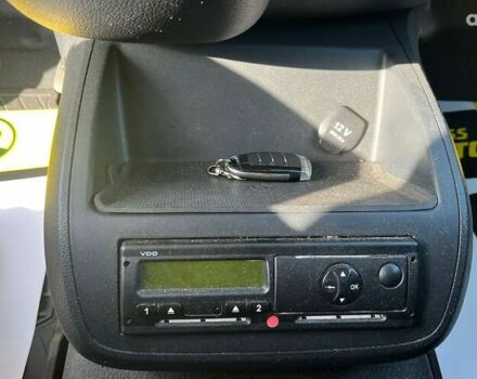 Мерседес Вито, объемом двигателя 2.1 л и пробегом 211 тыс. км за 19499 $, фото 13 на Automoto.ua