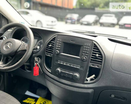 Мерседес Вито, объемом двигателя 2.2 л и пробегом 260 тыс. км за 21800 $, фото 6 на Automoto.ua