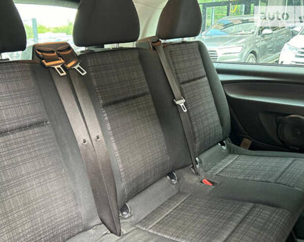 Мерседес Вито, объемом двигателя 2.2 л и пробегом 260 тыс. км за 21800 $, фото 8 на Automoto.ua