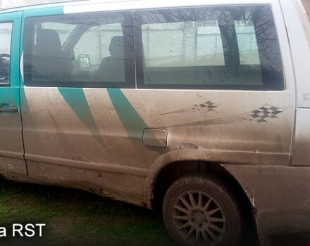 Мерседес Вито, объемом двигателя 2.3 л и пробегом 750 тыс. км за 2300 $, фото 9 на Automoto.ua