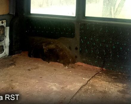 Мерседес Вито, объемом двигателя 2.3 л и пробегом 750 тыс. км за 2300 $, фото 3 на Automoto.ua