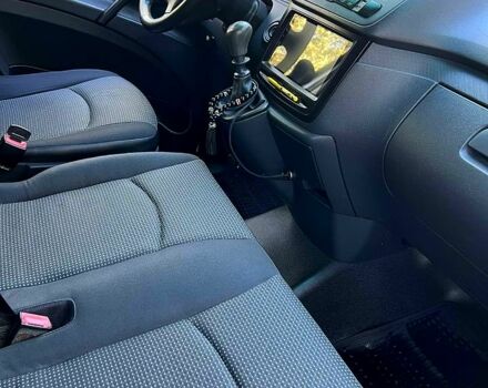 Мерседес Вито 2011 в Одессе на Automoto.ua Мерседес Вито, объемом двигателя 2.2 л и пробегом 439 тыс. км за 12500 $, фото 6 на Automoto.ua