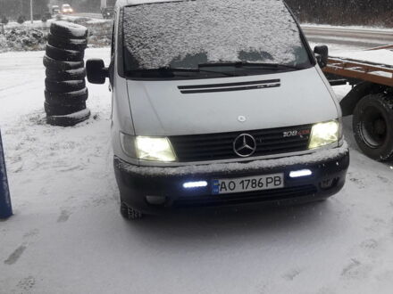 Білий Мерседес Віто пас., об'ємом двигуна 2.2 л та пробігом 520 тис. км за 5900 $, фото 1 на Automoto.ua