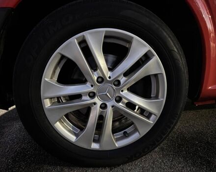 Красный Мерседес Вито пасс., объемом двигателя 2.2 л и пробегом 363 тыс. км за 7690 $, фото 12 на Automoto.ua