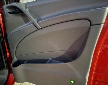 Красный Мерседес Вито пасс., объемом двигателя 2.2 л и пробегом 363 тыс. км за 7690 $, фото 14 на Automoto.ua