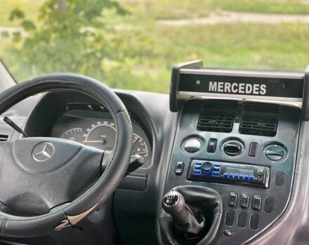 Серый Мерседес Вито пасс., объемом двигателя 2.2 л и пробегом 214 тыс. км за 2000 $, фото 5 на Automoto.ua