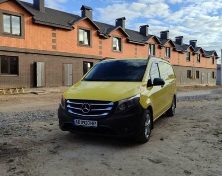 Желтый Мерседес Вито, объемом двигателя 2.14 л и пробегом 396 тыс. км за 15700 $, фото 14 на Automoto.ua