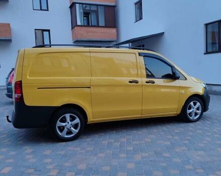 Желтый Мерседес Вито, объемом двигателя 2.14 л и пробегом 396 тыс. км за 15700 $, фото 9 на Automoto.ua