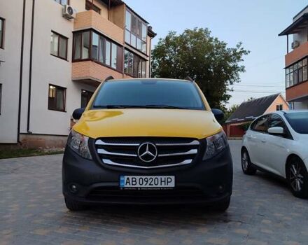 Желтый Мерседес Вито, объемом двигателя 2.14 л и пробегом 396 тыс. км за 15700 $, фото 6 на Automoto.ua