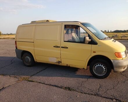 Желтый Мерседес Вито, объемом двигателя 2.3 л и пробегом 500 тыс. км за 3400 $, фото 2 на Automoto.ua